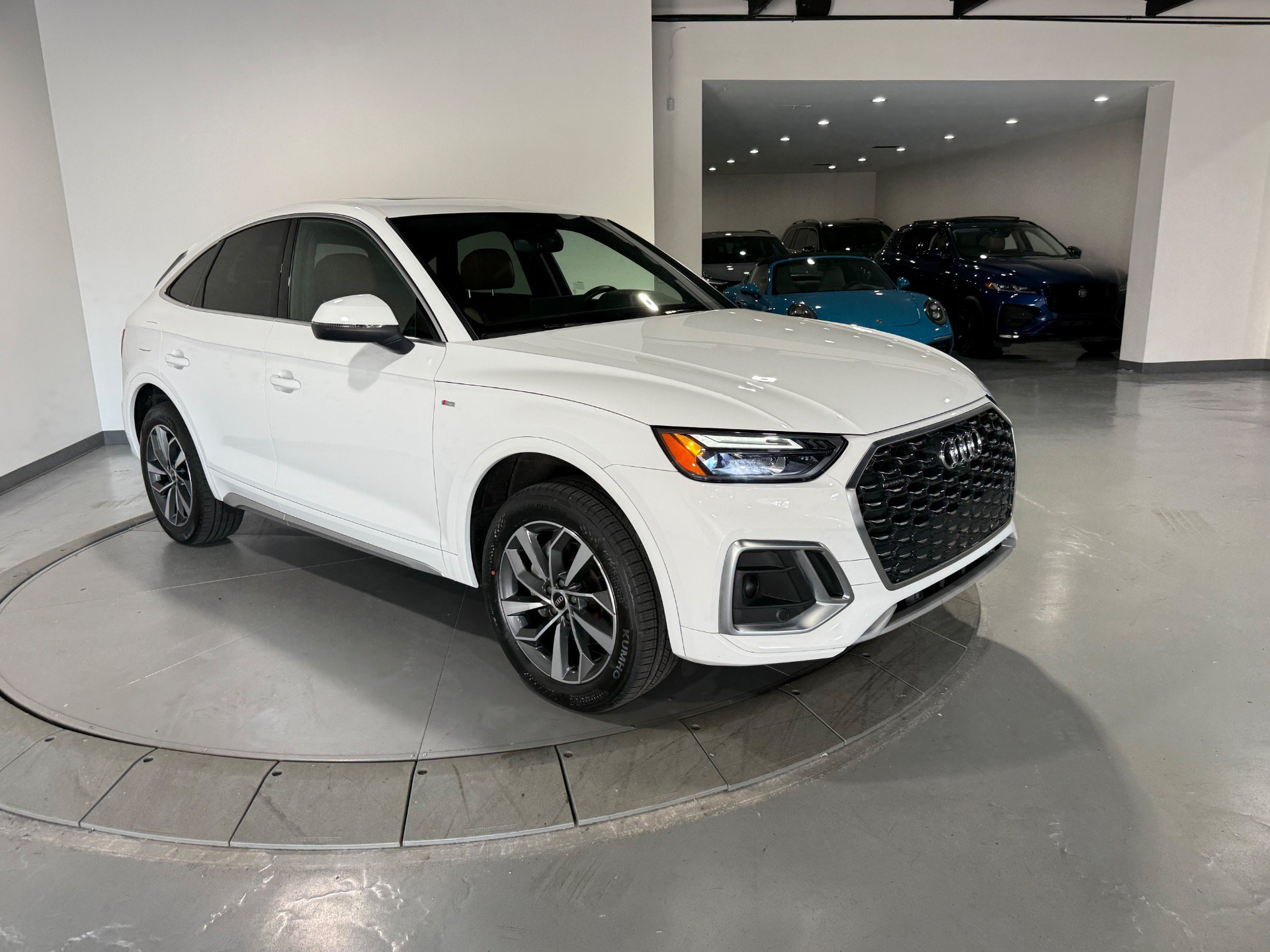 Used 2023 Audi Q5 2.0T Premium w/ Convenience Package AWD/4WD image 6