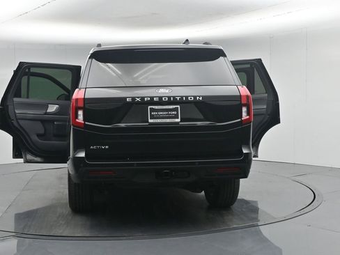 Used 2025 Ford Expedition Active RWD image 36