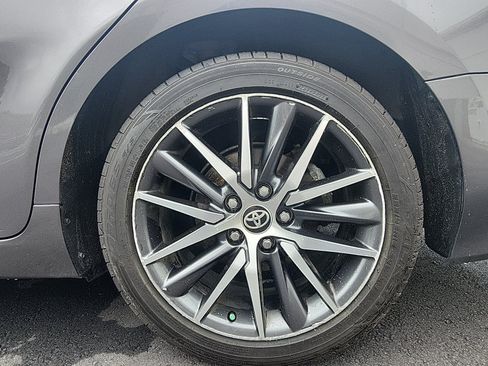 Used 2022 Toyota Camry XLE FWD image 9