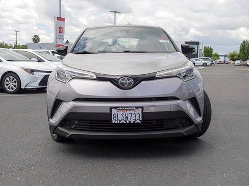 Certified 2019 Toyota C-HR XLE FWD image 3