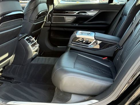 Used 2022 BMW 740i xDrive w/ Luxury Rear Seating Package image 15