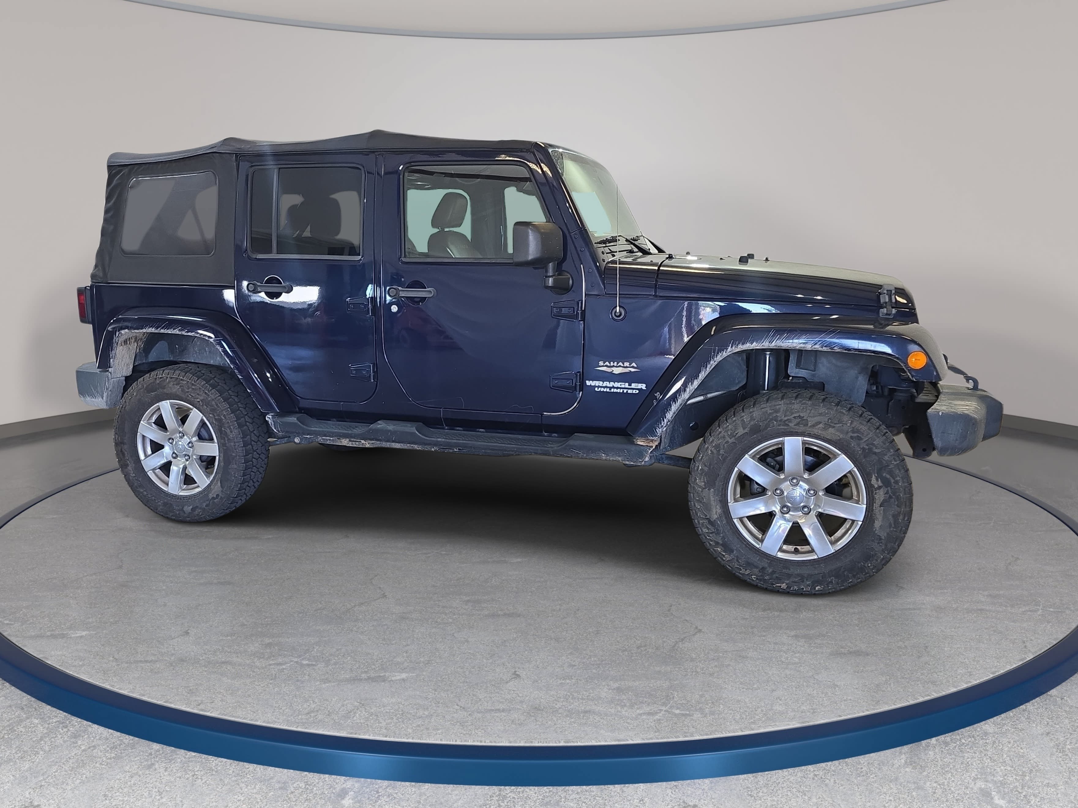 Used 2013 Jeep Wrangler Unlimited Sahara w/ Connectivity Group AWD/4WD image 5