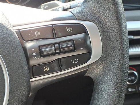 Used 2022 Kia K5 LXS image 23