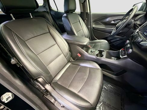 Used 2024 GMC Terrain SLT image 15