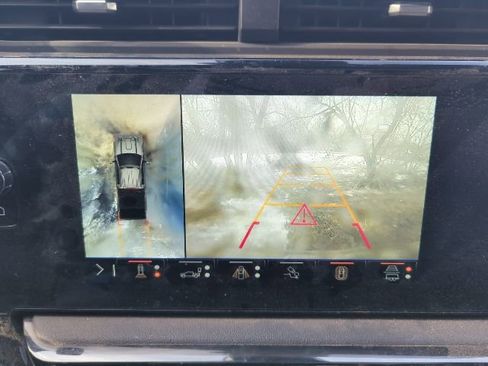 Used 2024 GMC Sierra 2500 AT4 w/ AT4 Premium Plus Package image 7