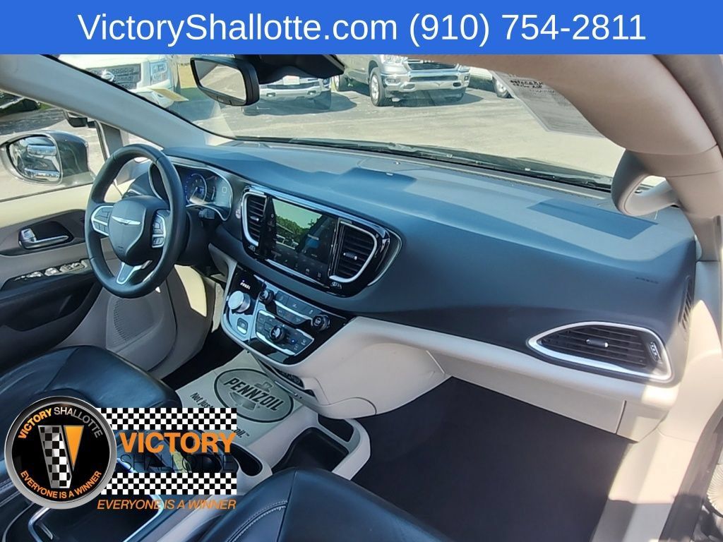 Certified 2022 Chrysler Pacifica Touring-L FWD image 38