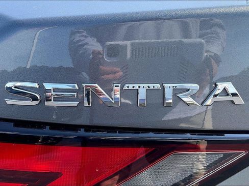Certified 2025 Nissan Sentra SV FWD image 9