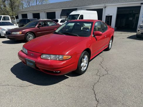Used 2000 Oldsmobile Alero GLS image 2