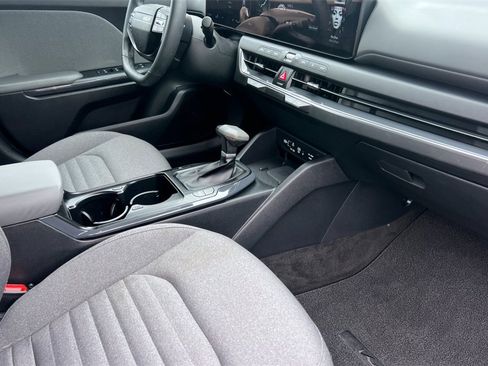 Used 2025 Kia K4 EX image 17