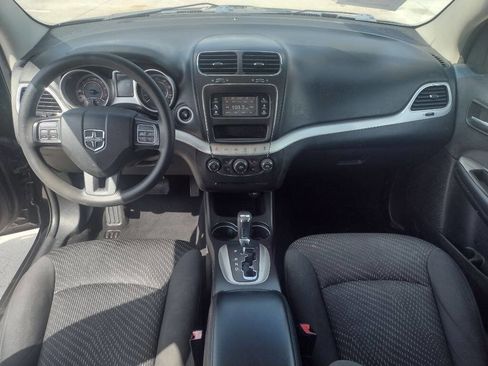 Used 2016 Dodge Journey SE w/ Flexible Seating Group image 10