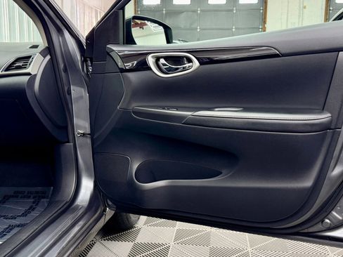 Used 2019 Nissan Sentra SV image 7