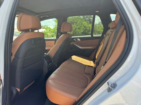 Used 2022 BMW X5 xDrive45e AWD/4WD image 6