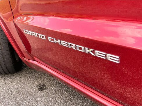 Used 2014 Jeep Grand Cherokee Overland RWD image 30