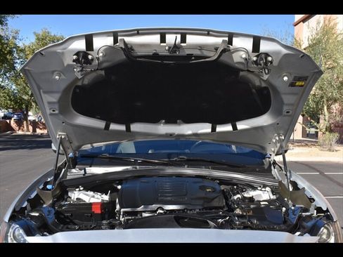 Used 2019 Jaguar F-PACE Premium image 39