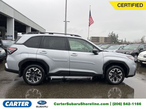 Used 2025 Subaru Forester Premium image 1