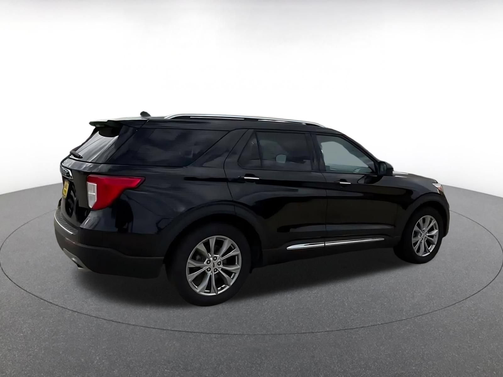 Used 2024 Ford Explorer Limited RWD image 14