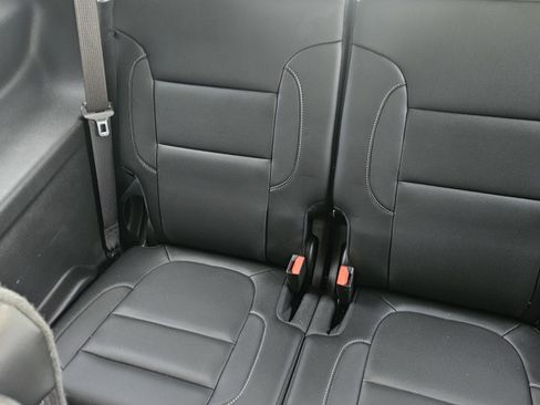 Used 2020 GMC Acadia SLT image 11