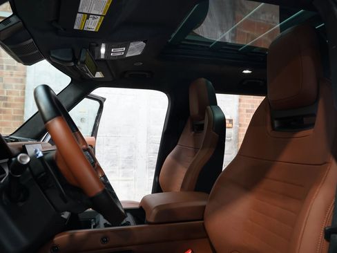 Used 2025 Land Rover Defender 110 image 52