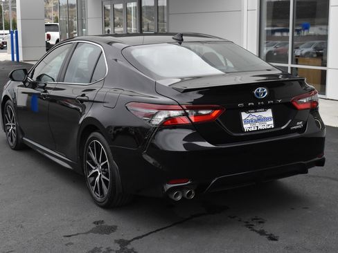 Used 2024 Toyota Camry SE w/ Audio Upgrade Package image 10