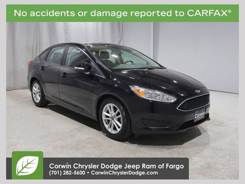 Used 2017 Ford Focus SE w/ Cold Weather Package FWD image 1