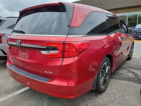 Used 2022 Honda Odyssey Elite image 3