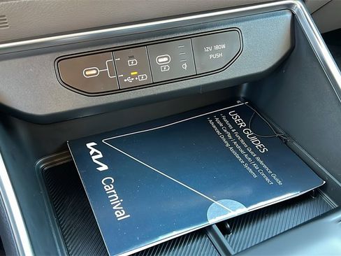 New 2026 Kia Carnival EX image 13