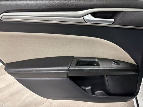 Used 2019 Ford Fusion S image 18