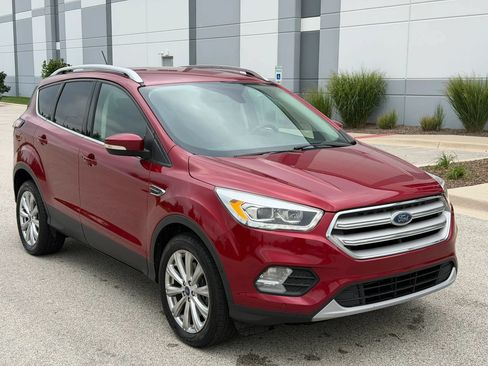 Used 2018 Ford Escape Titanium FWD image 3