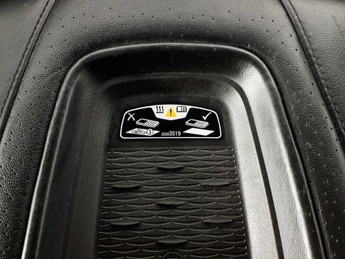 Used 2017 Cadillac Escalade Platinum AWD/4WD image 24