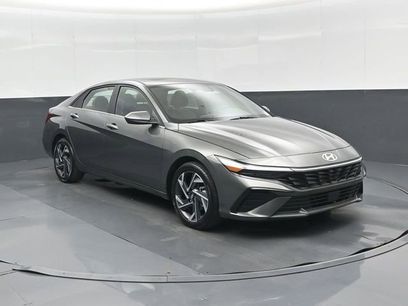 Used 2025 Hyundai Elantra SEL