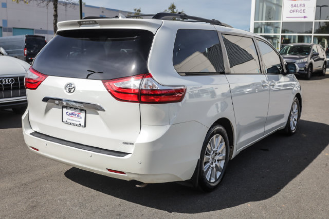 Used 2016 Toyota Sienna Limited Premium FWD image 18