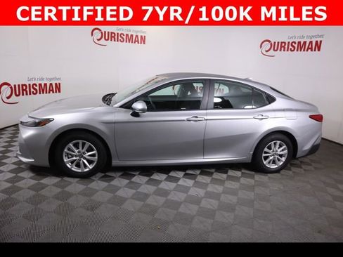 Used 2025 Toyota Camry LE image 10