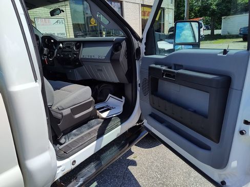 Used 2016 Ford F250 XL w/ Power Equipment Group AWD/4WD image 15