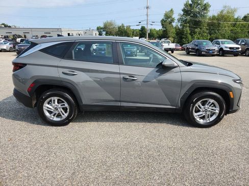 Used 2025 Hyundai Tucson SE image 8