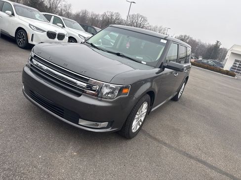 Used 2018 Ford Flex SEL image 3