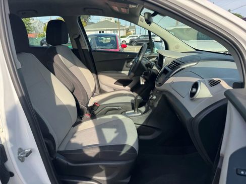 Used 2016 Chevrolet Trax LS image 13