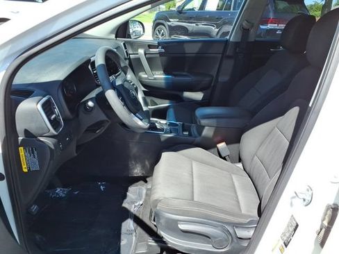 Used 2022 Kia Sportage LX FWD image 4