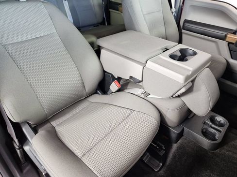 Used 2018 Ford F150 XLT w/ Equipment Group 302A Luxury AWD/4WD image 11