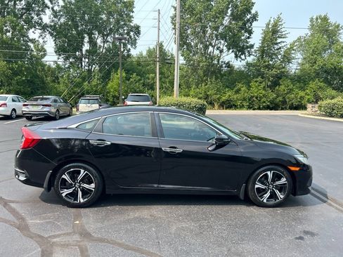 Used 2017 Honda Civic Touring image 9