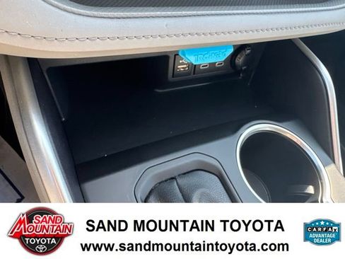 Used 2023 Toyota Highlander LE AWD/4WD image 21