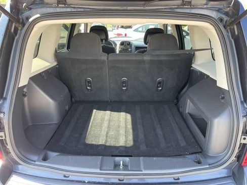 Used 2014 Jeep Patriot Latitude AWD/4WD image 21