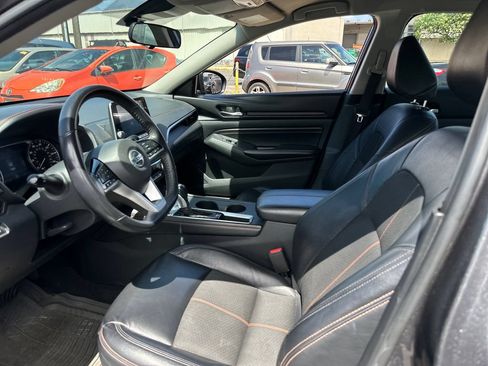Used 2021 Nissan Altima 2.5 SR FWD image 13