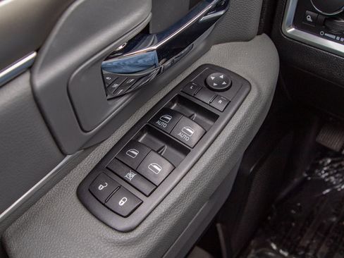 Used 2019 RAM 1500 Classic SLT w/ Protection Group AWD/4WD image 12