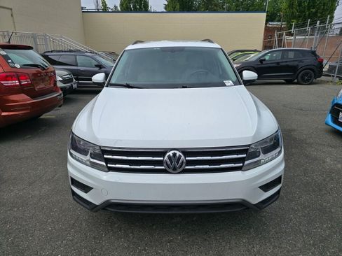 Used 2021 Volkswagen Tiguan SE FWD image 2