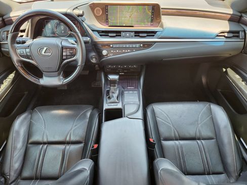 Used 2021 Lexus ES 350 Ultra Luxury w/ Accessory Package 2 FWD image 35