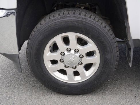 Used 2015 Chevrolet Silverado 2500 LT w/ LT Convenience Package RWD image 5