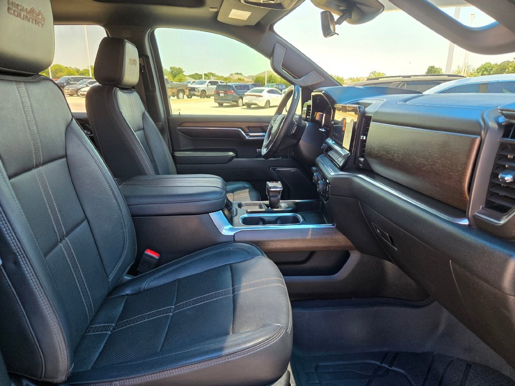 Used 2024 Chevrolet Silverado 1500 High Country w/ High Country Premium Package AWD/4WD image 26