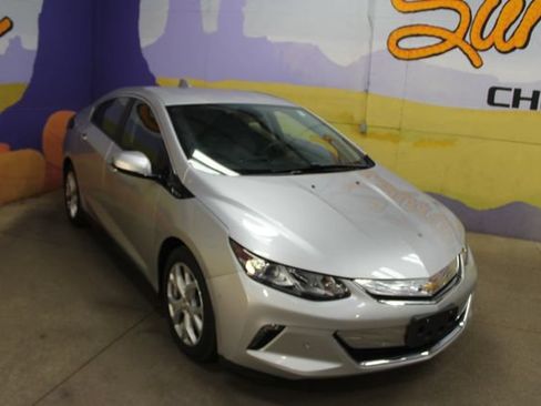 Used 2017 Chevrolet Volt Premier FWD image 2