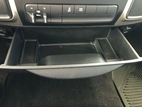 Used 2016 RAM 2500 SLT AWD/4WD image 25