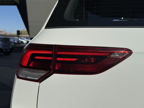 Used 2022 Volkswagen Golf R image 14